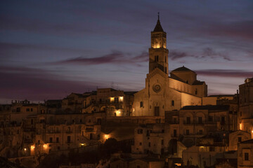Fototapeta na wymiar La cattedrale di Matera all'alba