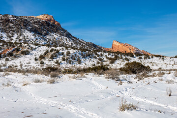 Fototapeta na wymiar Snow on cliffs at the base of the Colorado National Monument