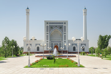 Fototapeta na wymiar Awesome facade of Minor Mosque in Tashkent, Uzbekistan