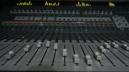 audio mixing console speed ramp