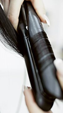 Coiffeur, cheveux, shampoing, brushing, soin, coiffure, ch&acirc;tain, laver, nettoyer, massage, couleur, huile, rincer, lisser, friser, couper, brosser, peigner, d&eacute;s&eacute;paissir, ajuster, &eacute;galiser, lisse, bouc