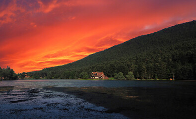 Gölcük lake in Bolu region and its landscapes and lakeside forest house