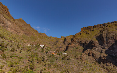 Blick auf Ortsteil von Masca und das umgebende Gebirge