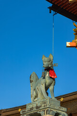 日本　京都府伏見区深草にある伏見稲荷大社の楼門脇のお稲荷さん