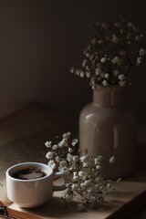 Obraz na płótnie Canvas coffee beans and cup