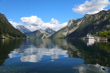 Fototapeta na wymiar Lake Traun (Traunsee) in Austria