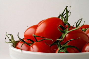 Dish with cherry tomatoes 