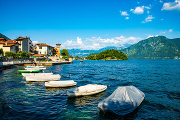 Panorama on the upper lake of Como, with the villages of Gera Lario, Domaso, and the mountains that overlook them.
