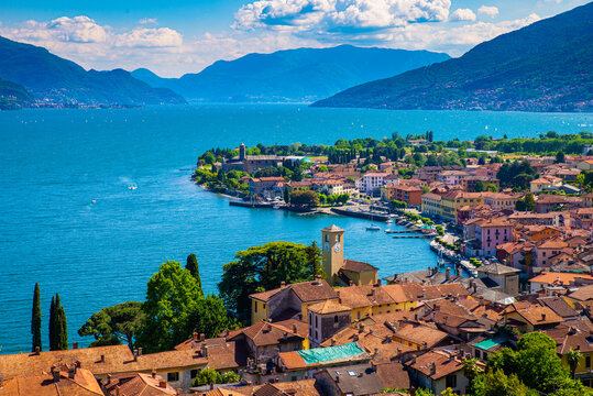 The town of Gravedona, on Lake Como, photographed on a summer day.

