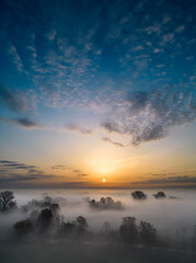 Fototapeta na wymiar Sonnenaufgang über dem Isental 