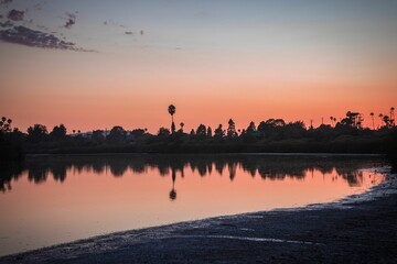 Fototapeta na wymiar Landscape view of lake in Santa Barbara, California at sunset
