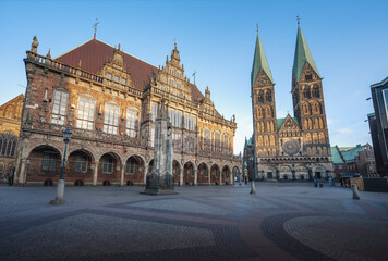 Fototapeta na wymiar Market Square with Cathedral and Old Town Hall - Bremen, Germany