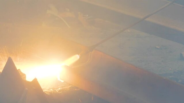 Cutting the old rail with an autogenous.