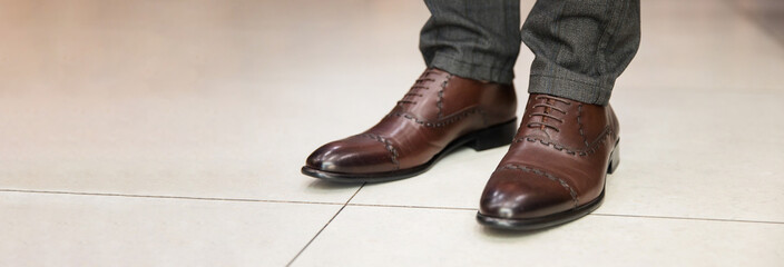 men brown patent leather shoes