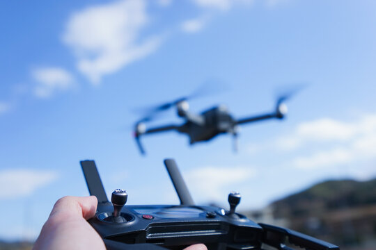 ドローンの操縦