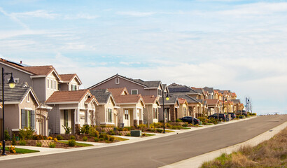 Long row of suburban homes in California - obrazy, fototapety, plakaty