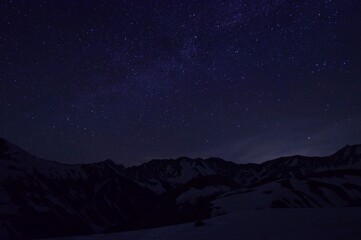 Fototapeta premium 満天の夜空 北アルプス 立山連峰