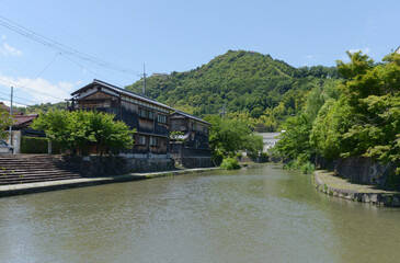 八幡堀から見る八幡山　滋賀県近江八幡市