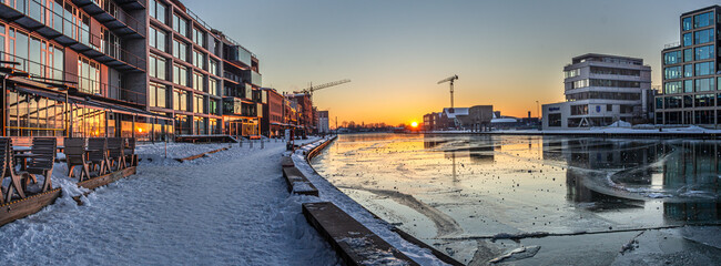 Sonnenaufgang am Münsteraner Hafen im Winter