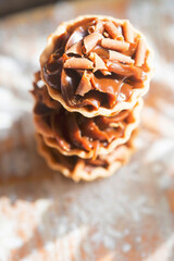 Chocolate caramel tartlets  - 582514694