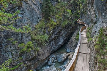Holzsteg in der Gornerschlucht bei Zermatt, Wallis, Schweiz