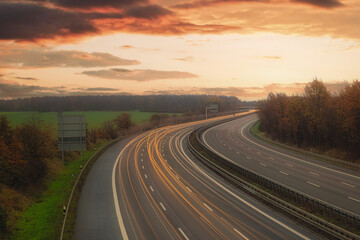 Langzeitbelichtung - Autobahn - Strasse - Traffic - Travel - Background - Line - Ecology - Highway - Night Traffic - Light Trails - Sunset - Sunrise - High quality photo	