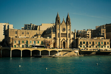 Fototapeta premium city and a church