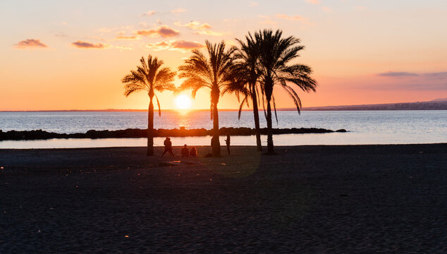 puesto del sol en la playa