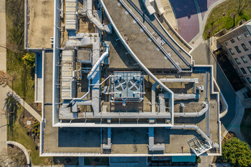 Naklejka premium Drone shot of a rooftop with HVAC systems