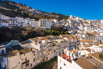 Obraz premium Overview of The historic village of Setenil de las Bodegas in the province of Cadiz