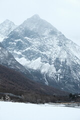 Fototapeta premium snowmountain in Sichuan