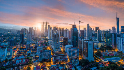 Obraz premium lapse Landscape of Kuala Lumpur, Malaysia at morning and sunrise.