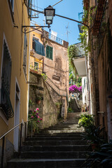 Fototapeta na wymiar alley in italian village
