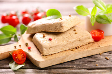 Fototapeta na wymiar Soy bean tofu, tomatoes and basil