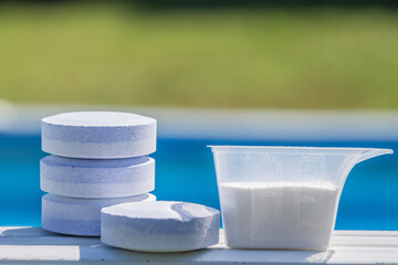 cleaning and maintenance of swimming pools with chlorine tablets