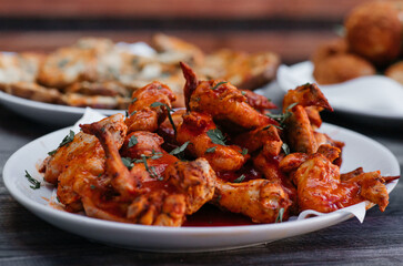 chicken wings with sauce