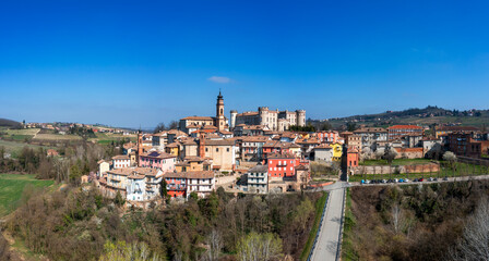 Fototapeta na wymiar view of the picturesque village of Costigliole d'Asti in the Piedmont wine region of Italy