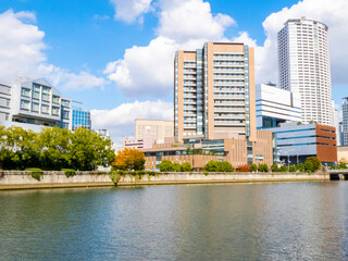 昼の大阪府大阪市北区中之島の風景