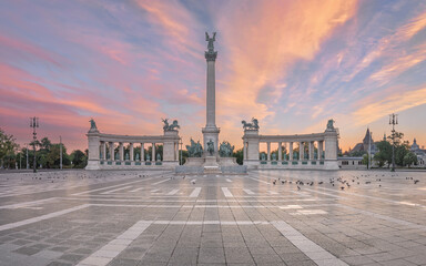 Fototapeta na wymiar Archangel Gabriel Millennium Monument Column on The Heroes Square. Budapest, Hungary.