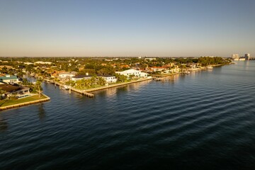 Obraz premium Aerial view of North Palm Beach by Lakeside Park on the east coast of Florida on a sunny morning