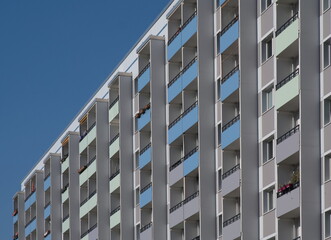 Fototapeta premium Blaue Loggien und blauer Himmel