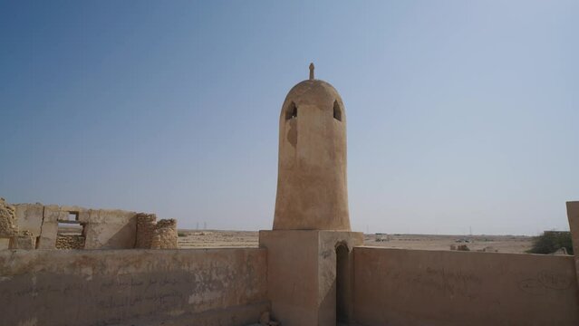 Al Jumail, Abandoned mosque with minaret at ruined ancient Arab fishing village, North Qatar.
