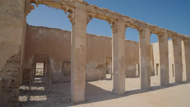Al Jumail, Abandoned mosque with minaret at ruined ancient Arab fishing village, North Qatar.
