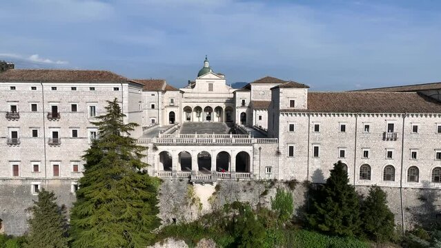 Abbazia di Montecassino, Cassino, Lazio, Italia. vista panoramica aerea con drone.
