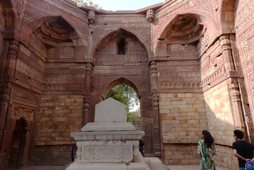 Naklejka premium Qutb Minar, Qutub Minar, Qutab Minar, minaret, Qutb complex, victory tower, Islamic Architecture, architecture, Qutb-ud-din Aibak, Iltutmish, Firuz Shah Tughlaq, Sher Shah Suri, Sikandar Lodi,