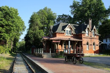 Glen Mills train station in the west suburb of Philadelphia, Pennsylvania © Bo
