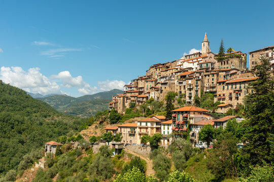 Charming Apricale: A Picturesque Village in Italy