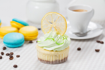 cupcakes with cream and mint