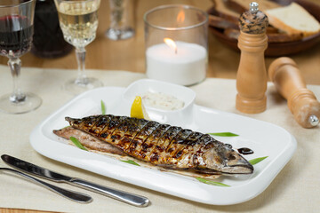 grilled fish with lemon