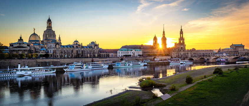 Dresden Altstadtpanorama im Sonnenuntergang